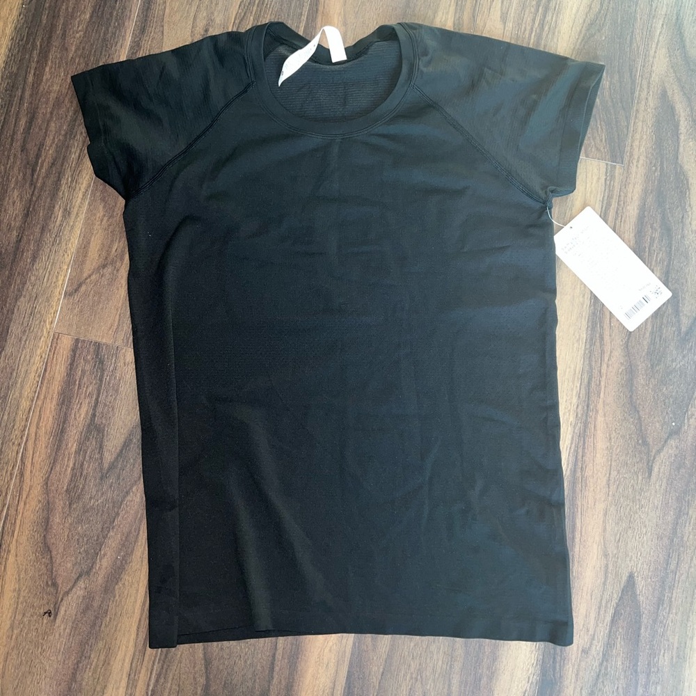 Lululemon swiftly tech short sleeve 2.0 size 12